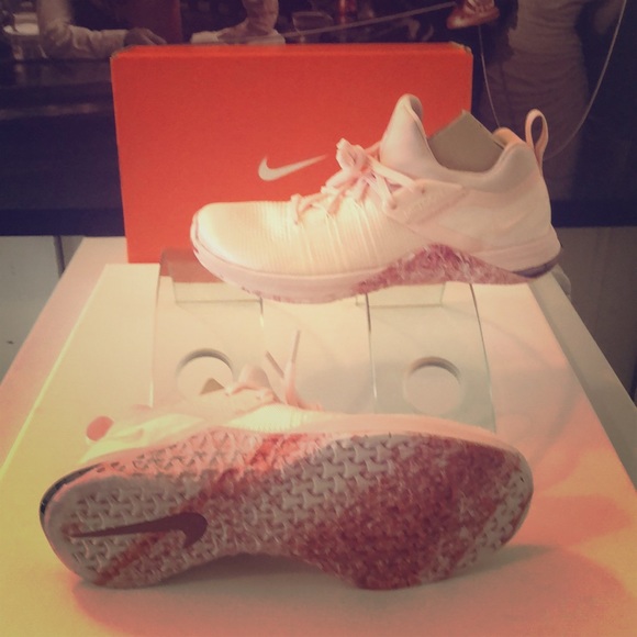 WMNS NIKE METCON FLYKNIT 3 - Picture 4 of 8